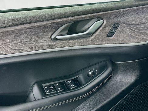 Certified 2025 Jeep Grand Cherokee Limited w/ MOPAR Finishing Package image 28