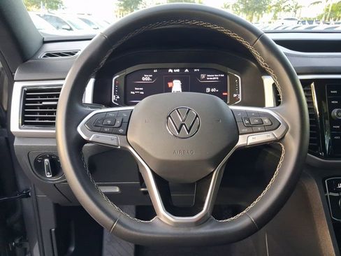 Certified 2022 Volkswagen Atlas Cross Sport SE AWD/4WD image 17
