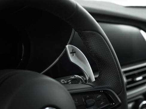 New 2025 Alfa Romeo Giulia Veloce w/ Veloce Package Rwd image 35