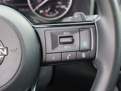 Used 2022 Nissan Rogue SV FWD image 13