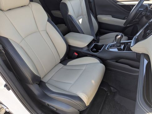 Used 2023 Subaru Outback Limited XT image 12