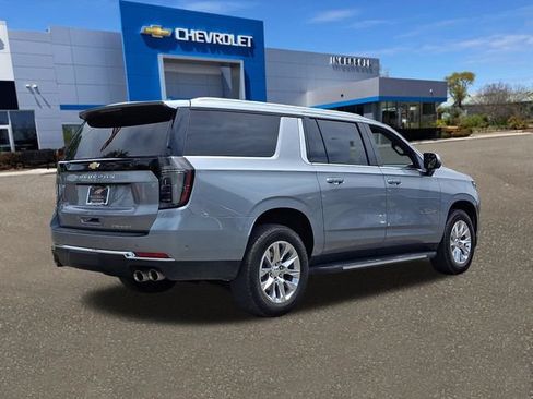 Used 2025 Chevrolet Suburban Premier AWD/4WD image 25