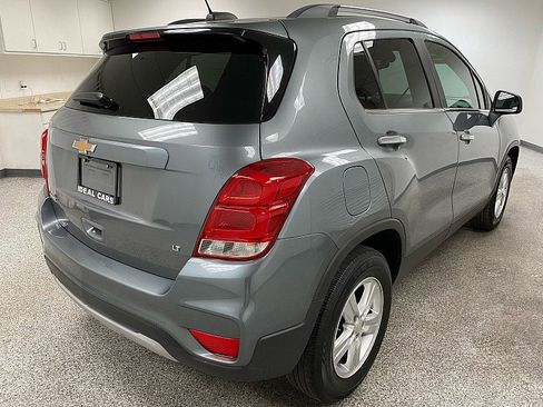 Used 2020 Chevrolet Trax LT w/ LT Convenience Package image 5