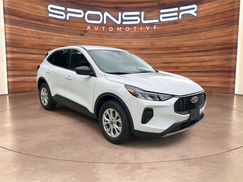 Used 2024 Ford Escape Active AWD/4WD image 10