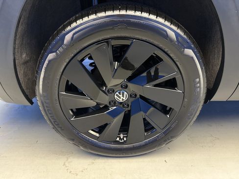 Used 2024 Volkswagen Atlas SE AWD/4WD image 8