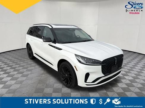 Used 2025 Lincoln Aviator Reserve w/ Equipment Group 201A AWD/4WD image 3