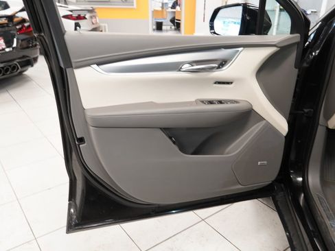 Used 2021 Cadillac XT5 Premium Luxury AWD/4WD image 5