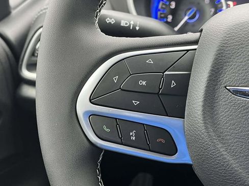 New 2026 Chrysler Pacifica Select FWD image 19