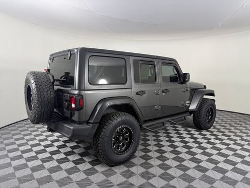Used 2018 Jeep Wrangler Unlimited Sport S AWD/4WD image 8