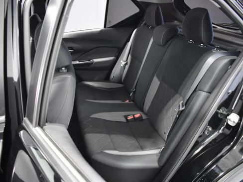 Used 2020 Nissan Kicks SV FWD image 29