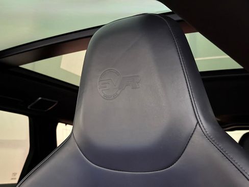 Used 2018 Land Rover Range Rover Sport SVR image 21