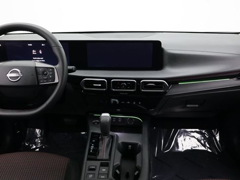 Used 2026 Nissan Sentra SR w/ Floor Mat Package FWD image 30