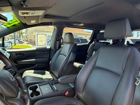 Used 2025 Honda Odyssey Sport-L image 11