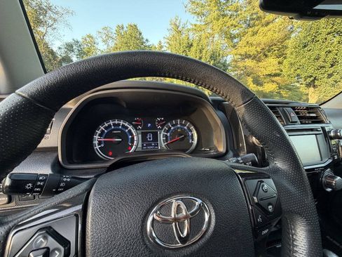 Used 2019 Toyota 4Runner TRD Off-Road Premium AWD/4WD image 13