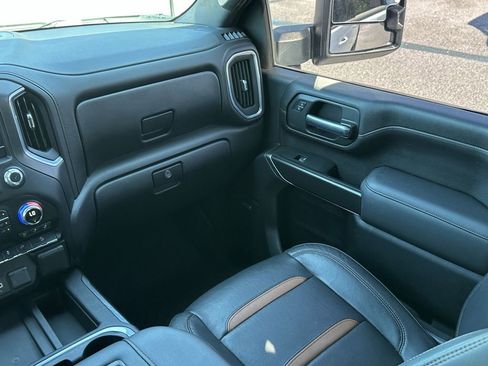 Used 2020 GMC Sierra 2500 AT4 w/ AT4 Premium Package AWD/4WD image 17