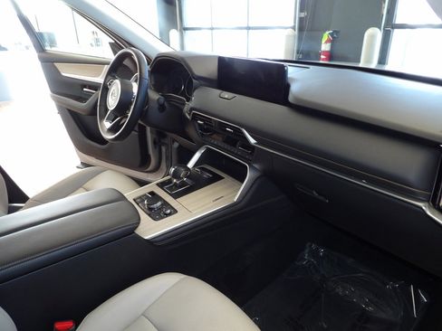 Certified 2025 MAZDA CX-90 3.3 Turbo w/ Preferred Package image 13