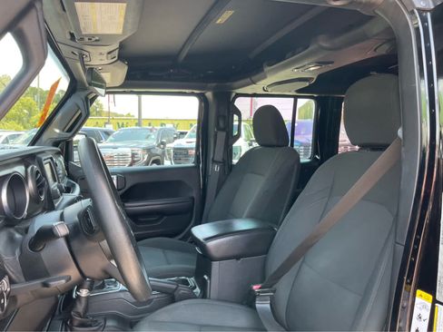 Used 2018 Jeep Wrangler Unlimited Sport AWD/4WD image 11