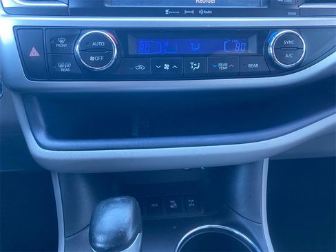 Used 2016 Toyota Highlander XLE image 21
