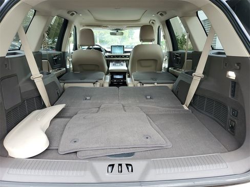 Certified 2022 Lincoln Aviator Reserve w/ Equipment Group 201A image 6