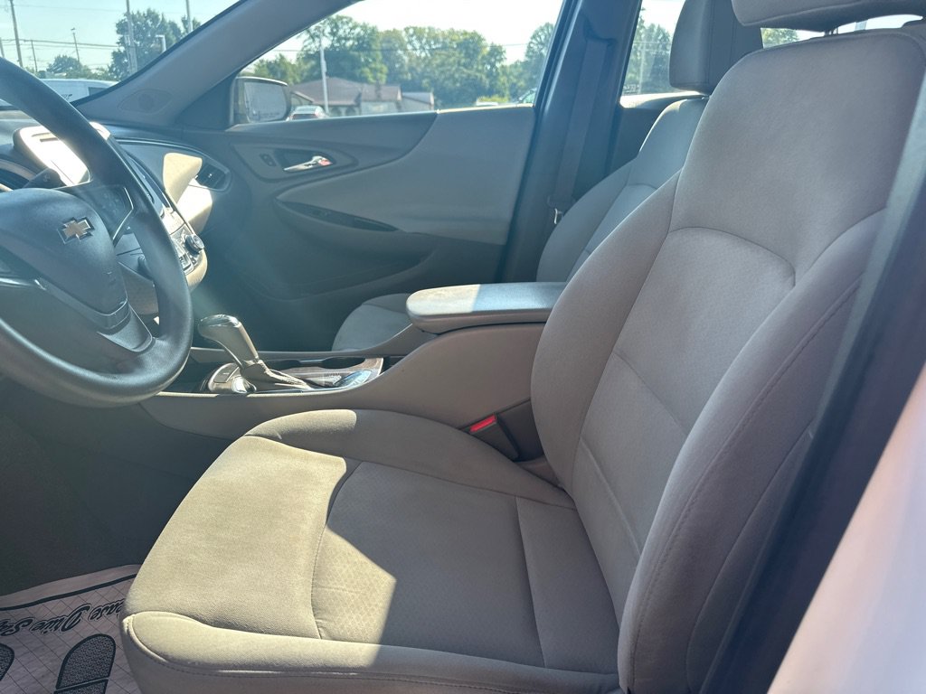 Used 2016 Chevrolet Malibu LS FWD image 2