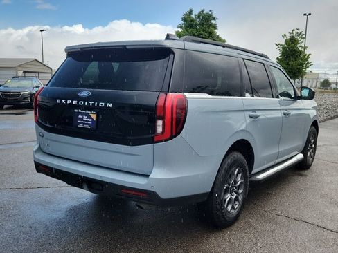 Certified 2025 Ford Expedition Active AWD/4WD image 3