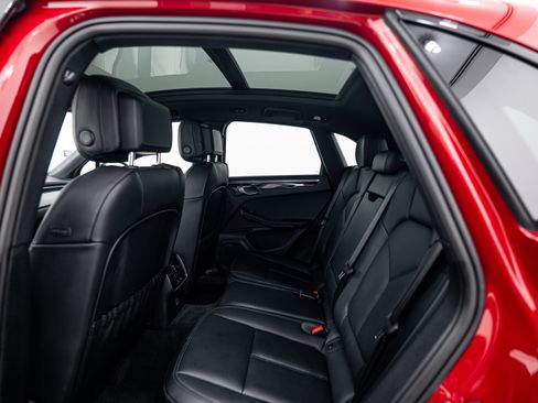 Certified 2026 Porsche Macan Turbo AWD/4WD image 22
