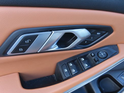 Used 2022 BMW 330i xDrive 330i xDrive w/ Driving Assistance Package image 13