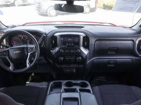Used 2020 Chevrolet Silverado 1500 LT image 24