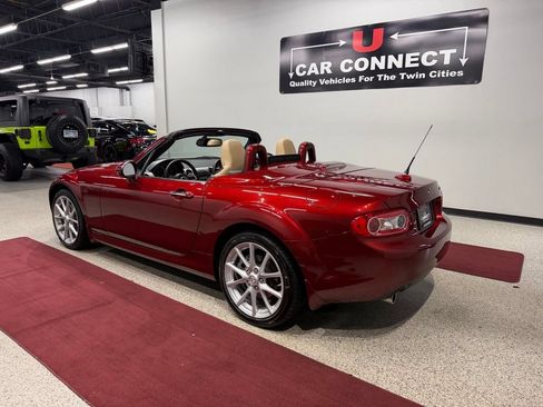 Used 2010 MAZDA MX-5 Miata Grand Touring w/ Premium Pkg RWD image 24