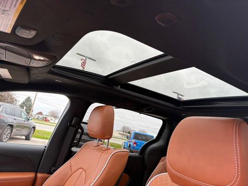 New 2026 Chrysler Pacifica Pinnacle w/ Trailer Tow Group image 11