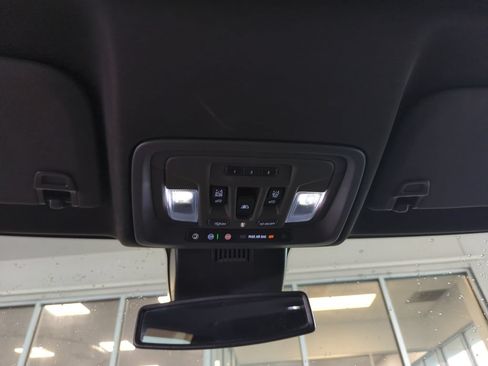 Used 2022 GMC Sierra 1500 SLT AWD/4WD image 25