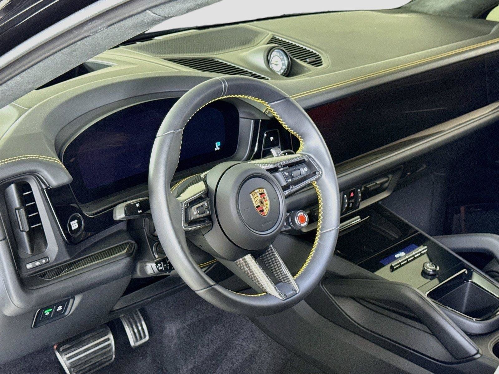Used 2025 Porsche Cayenne Turbo GT AWD/4WD image 16