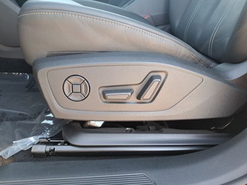 Used 2023 Audi Q4 e-tron Premium Plus w/ Premium Plus RWD image 25