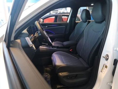 New 2026 Volkswagen Tiguan SEL R-Line image 7