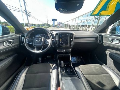 Used 2021 Volvo XC40 T5 R-Design w/ Climate Package AWD/4WD image 17