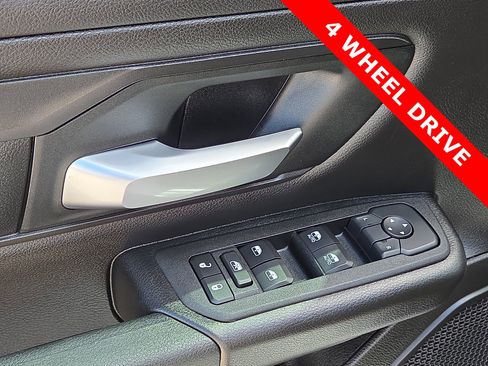 Used 2025 RAM 1500 Warlock AWD/4WD image 13