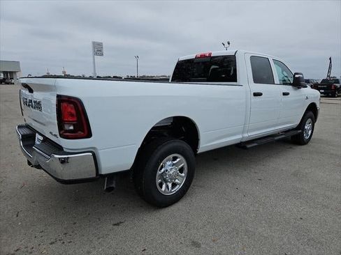 New 2026 RAM 2500 Tradesman AWD/4WD image 37