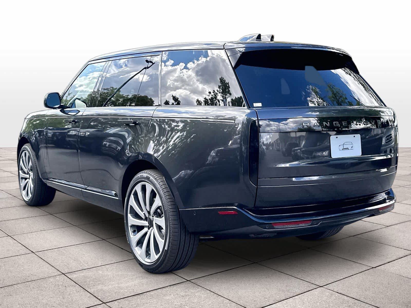 New 2026 Land Rover Range Rover Long Wheelbase SE AWD/4WD image 3