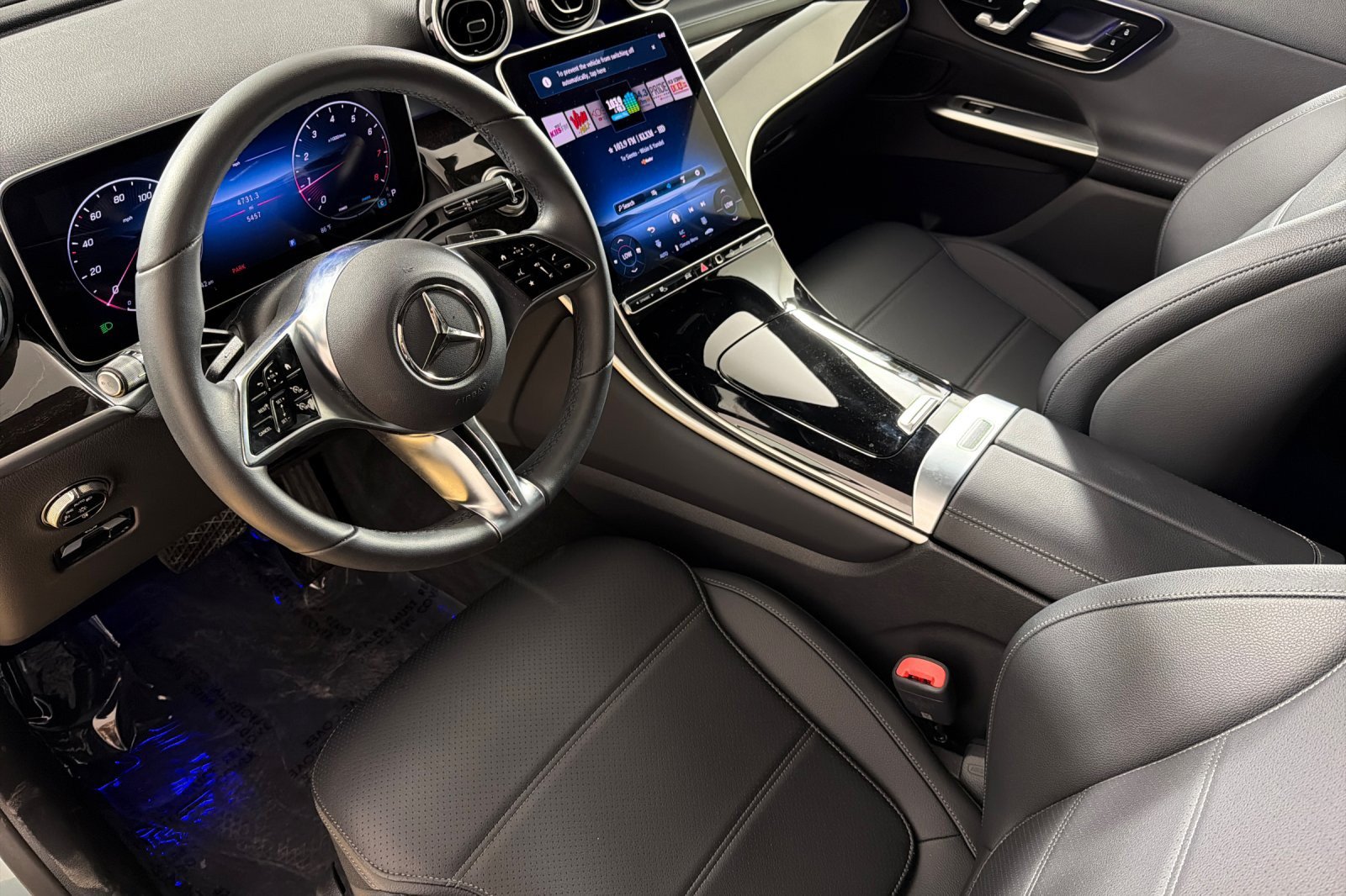 Used 2026 Mercedes-Benz GLC 300 image 9