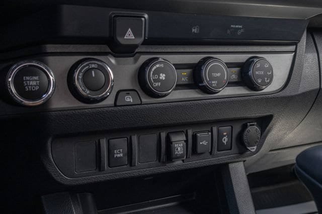 Used 2020 Toyota Tacoma TRD Off-Road AWD/4WD image 25