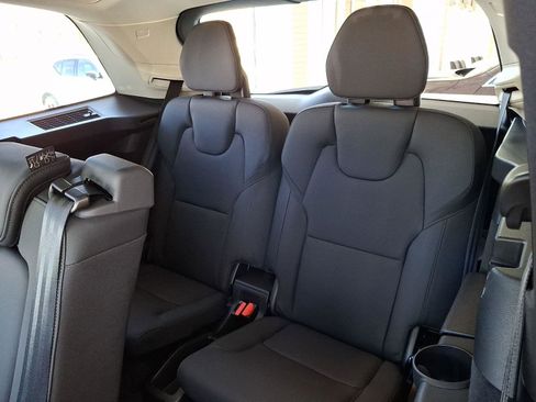 Certified 2026 Volvo XC90 T8 Plus w/ Protection Package Premier image 11