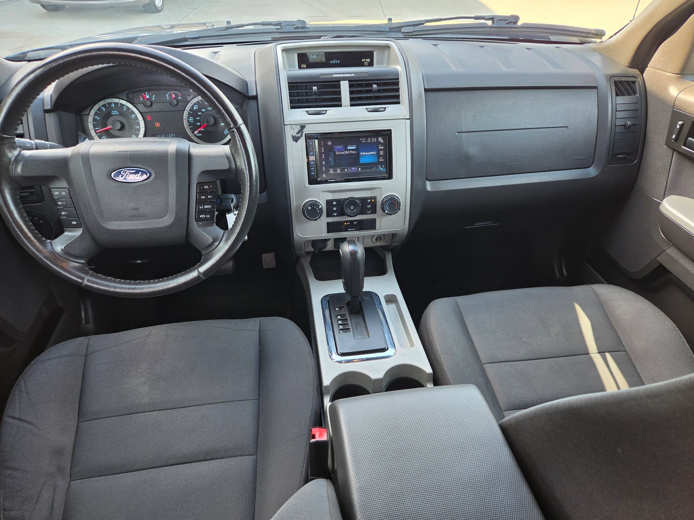 Used 2011 Ford Escape XLT w/ 202A Rapid Spec Order Code FWD image 24