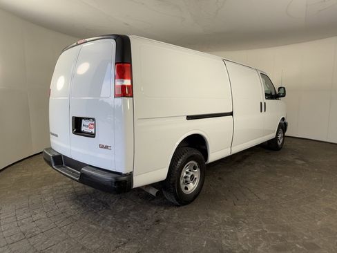 Used 2023 GMC Savana 2500 Extended image 9