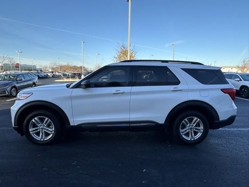 Used 2023 Ford Explorer XLT w/ Equipment Group 202A image 4