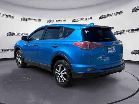 Used 2018 Toyota RAV4 LE image 6