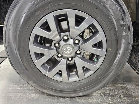 Used 2021 Toyota Tacoma SR5 w/ Technology Package image 12