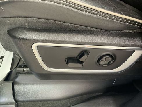 Certified 2019 RAM 1500 Laramie AWD/4WD image 12