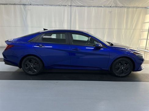 Used 2023 Hyundai Elantra SEL image 9