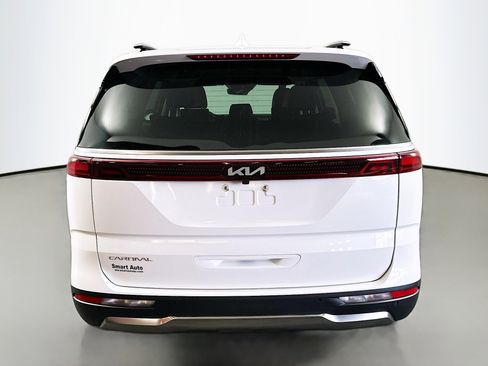 Used 2024 Kia Carnival SX FWD image 6
