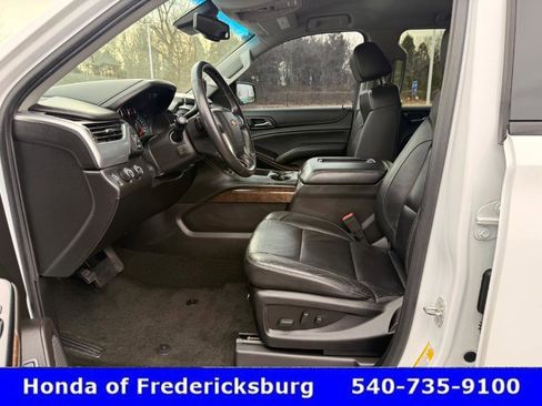 Used 2018 Chevrolet Suburban LT w/ Luxury Package image 20